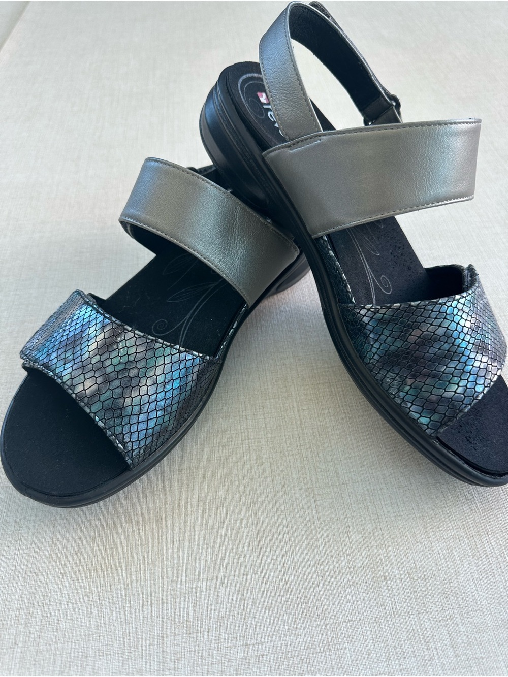 Comfort Adjustable Women's Sandals in Metallic Gray and Iridescent Black